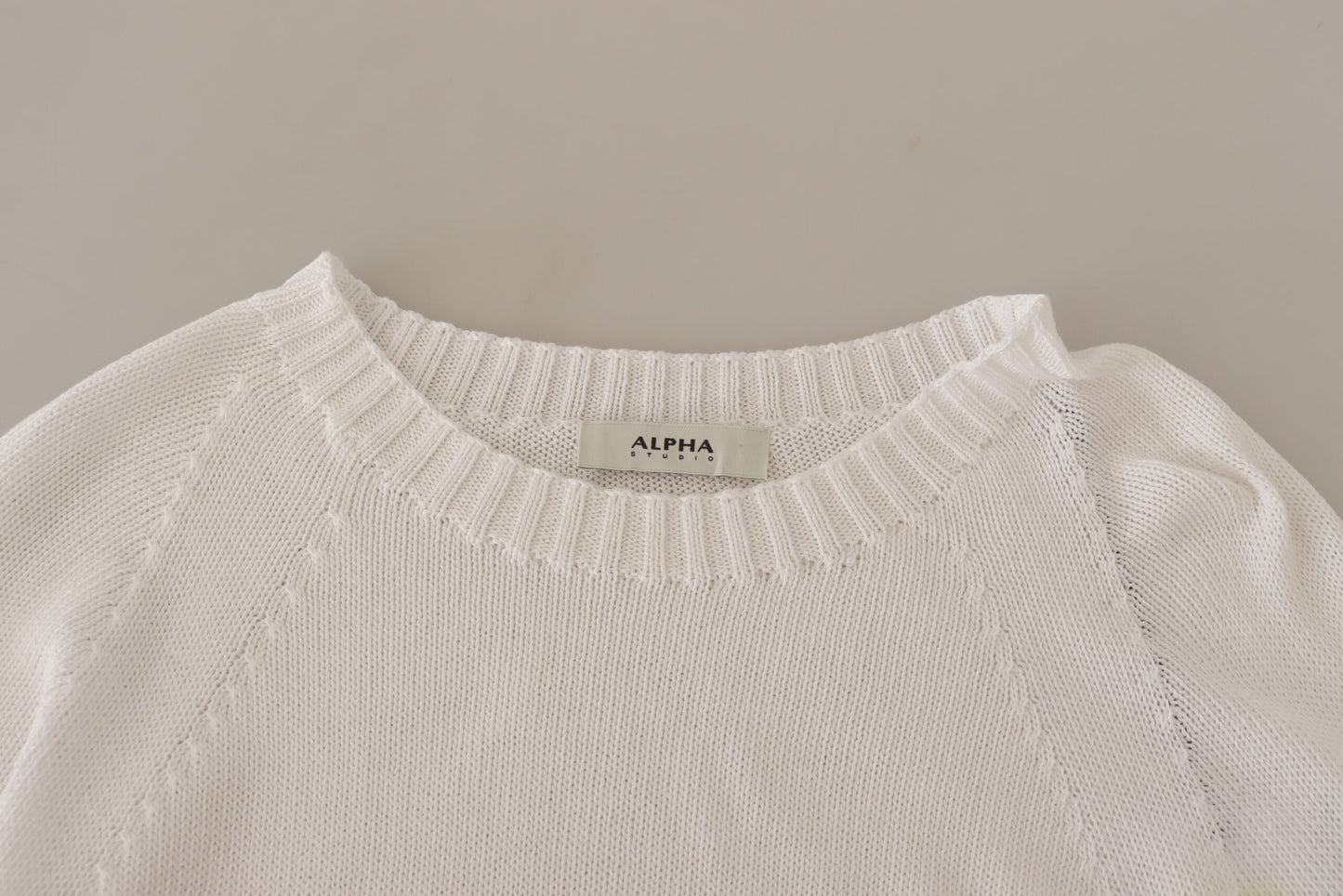 White Long Sleeves Crewneck Pullover Sweater
